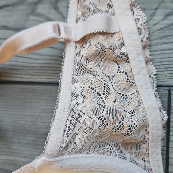 Vintage Victoria's secret Dream Angel lined demi bra - Picture 4 of 10